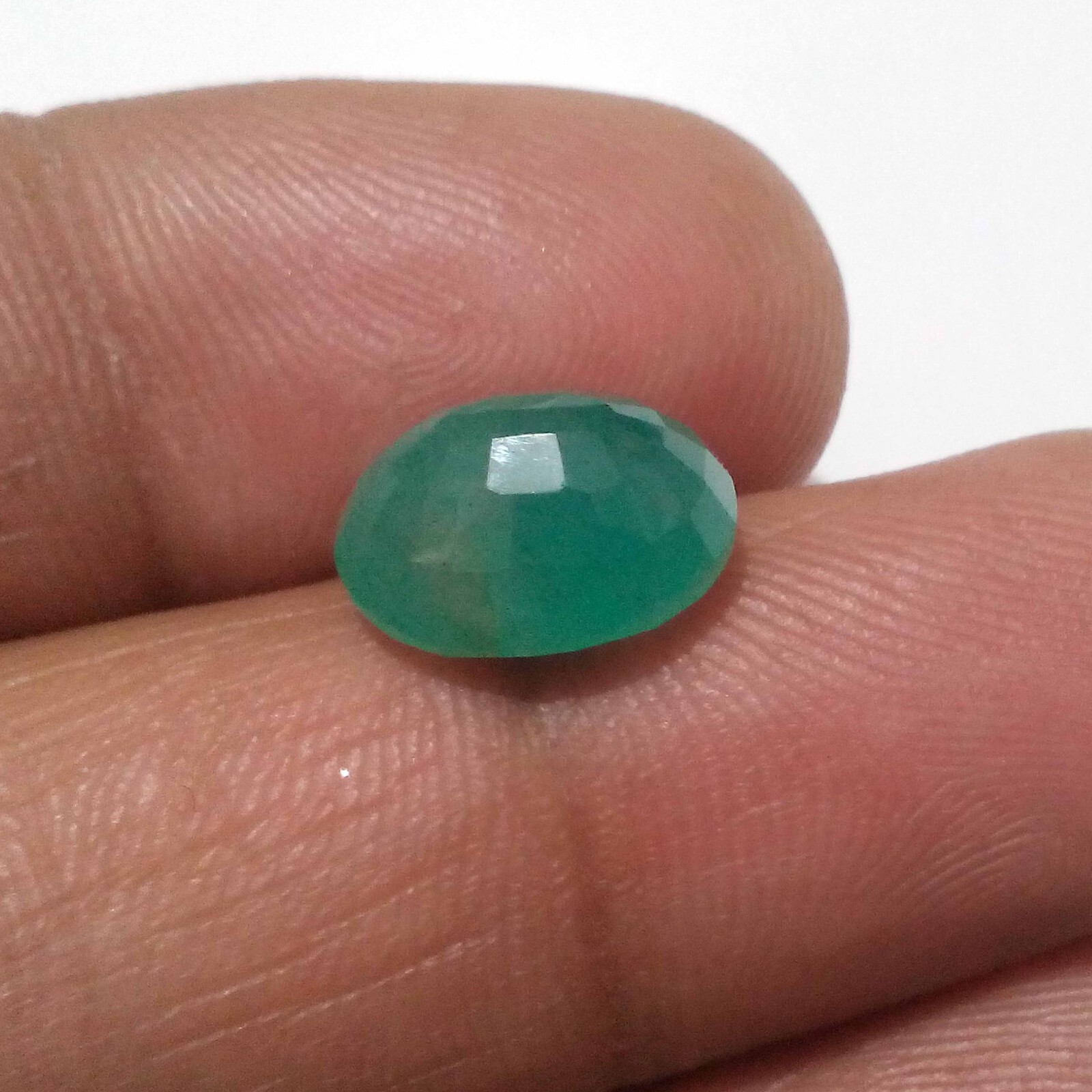 Natural Glowing Zambian Emerald Oval Shape 5.55 Crt Green Faceted Loose Gemstone