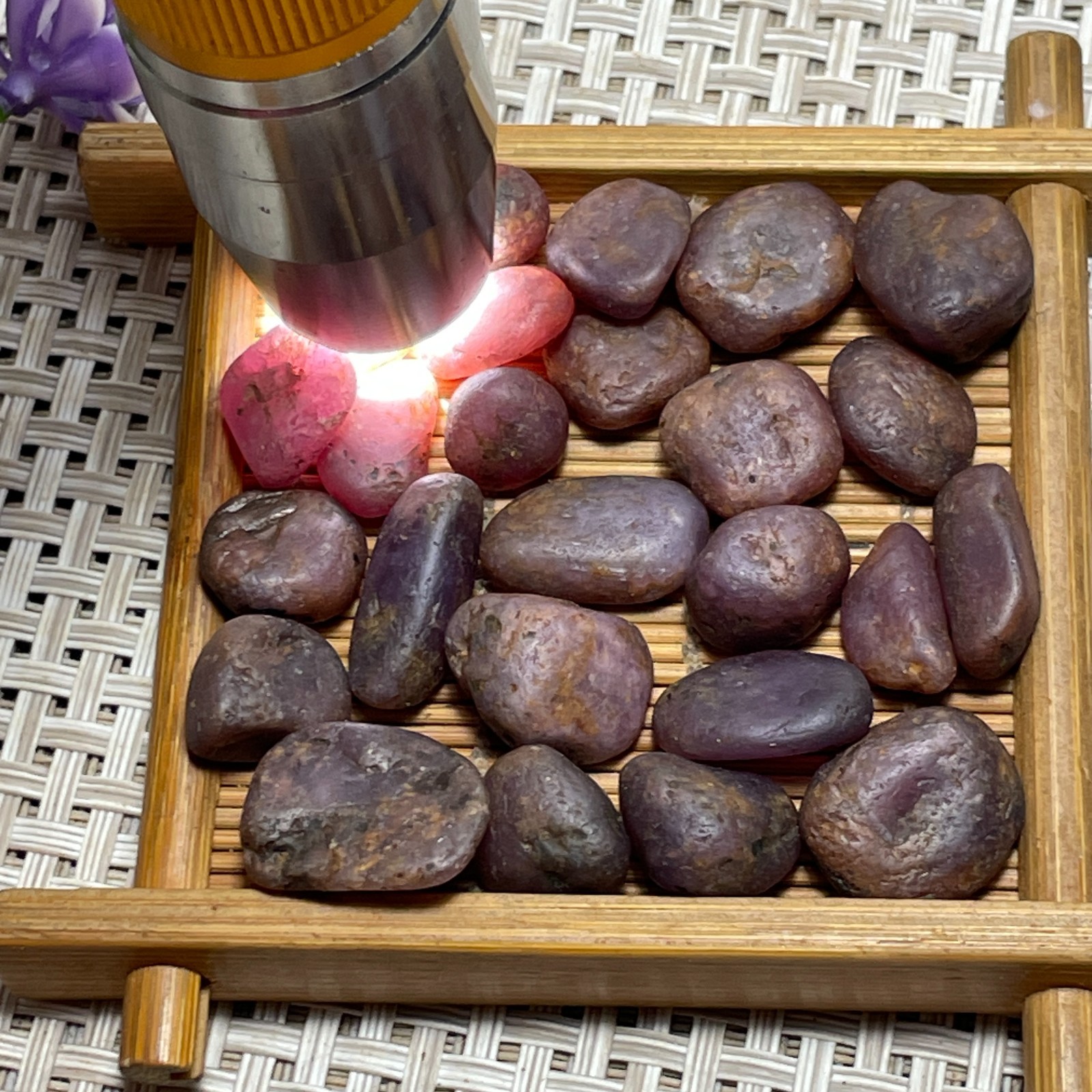raw Corundum – Red Sapphire Unprocessed gem stone Mozambique a3004