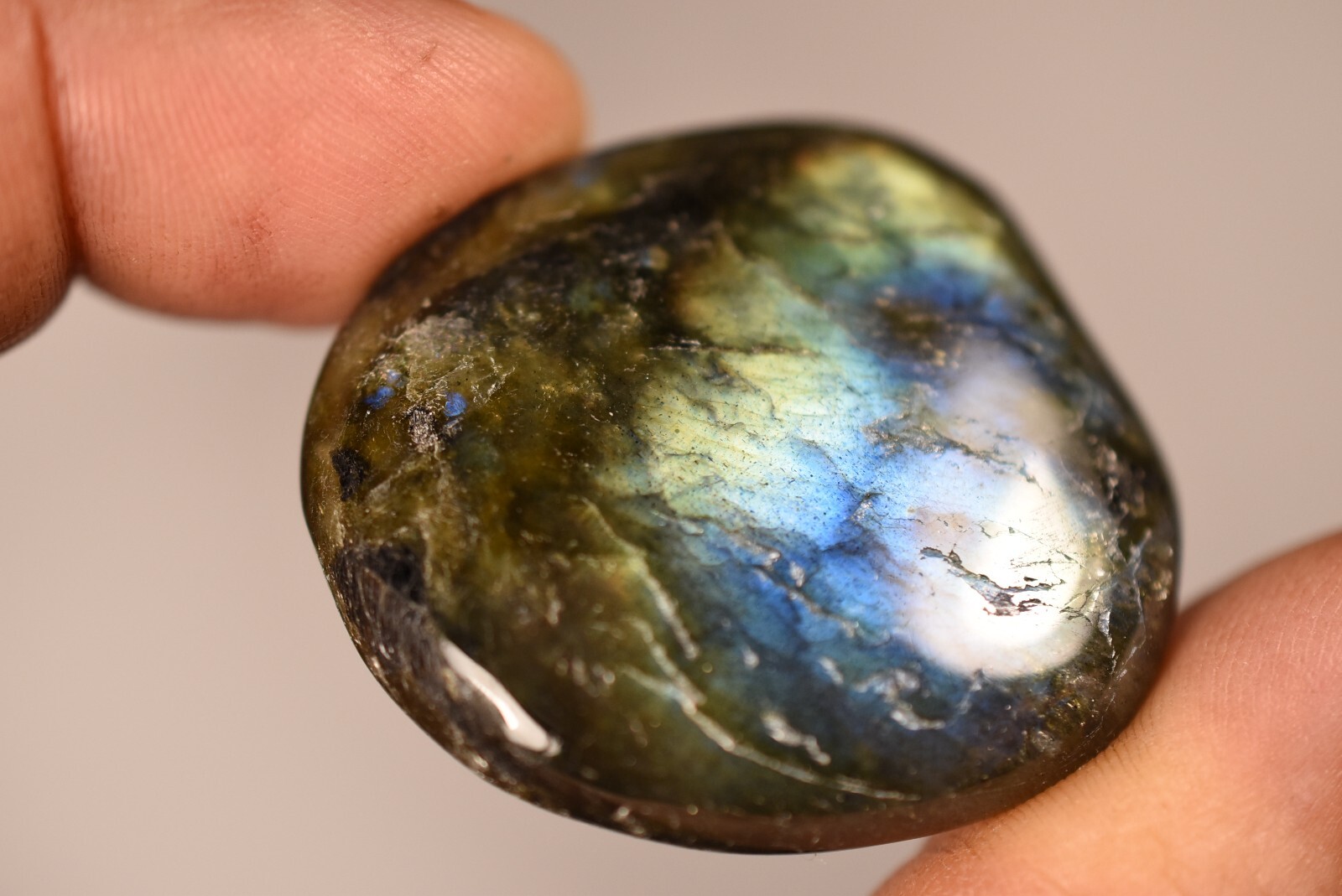 *LABRADORITE* Palm Stone 4.2cm 27.1g Flat Worry Thumb Natural Stone