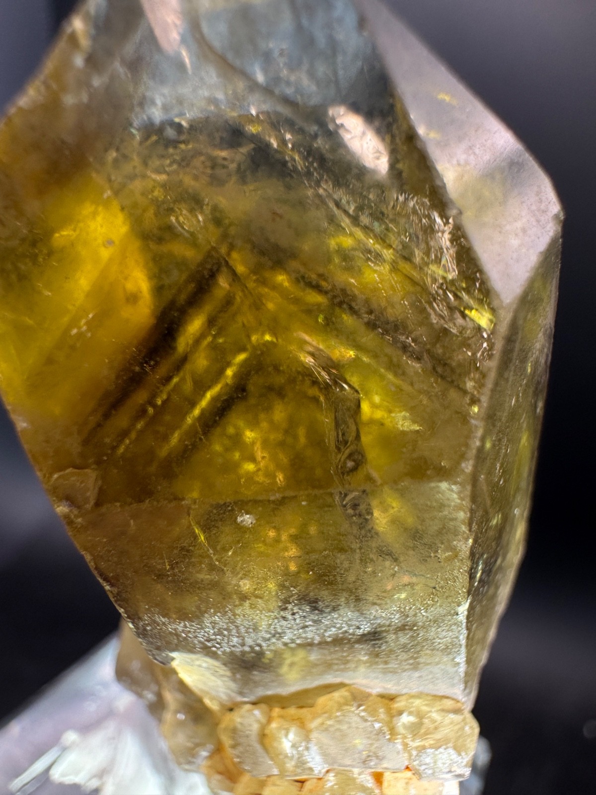 6707 Citrine Point with Phantoms Galore Congo 50g