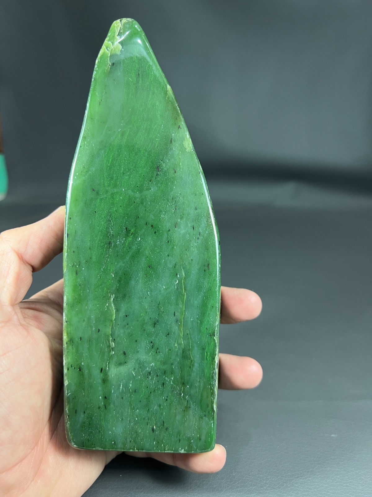1342g Nephrite Jade Freeform – 19x4x6.5 cm, Translucent Stone, Natural Polished