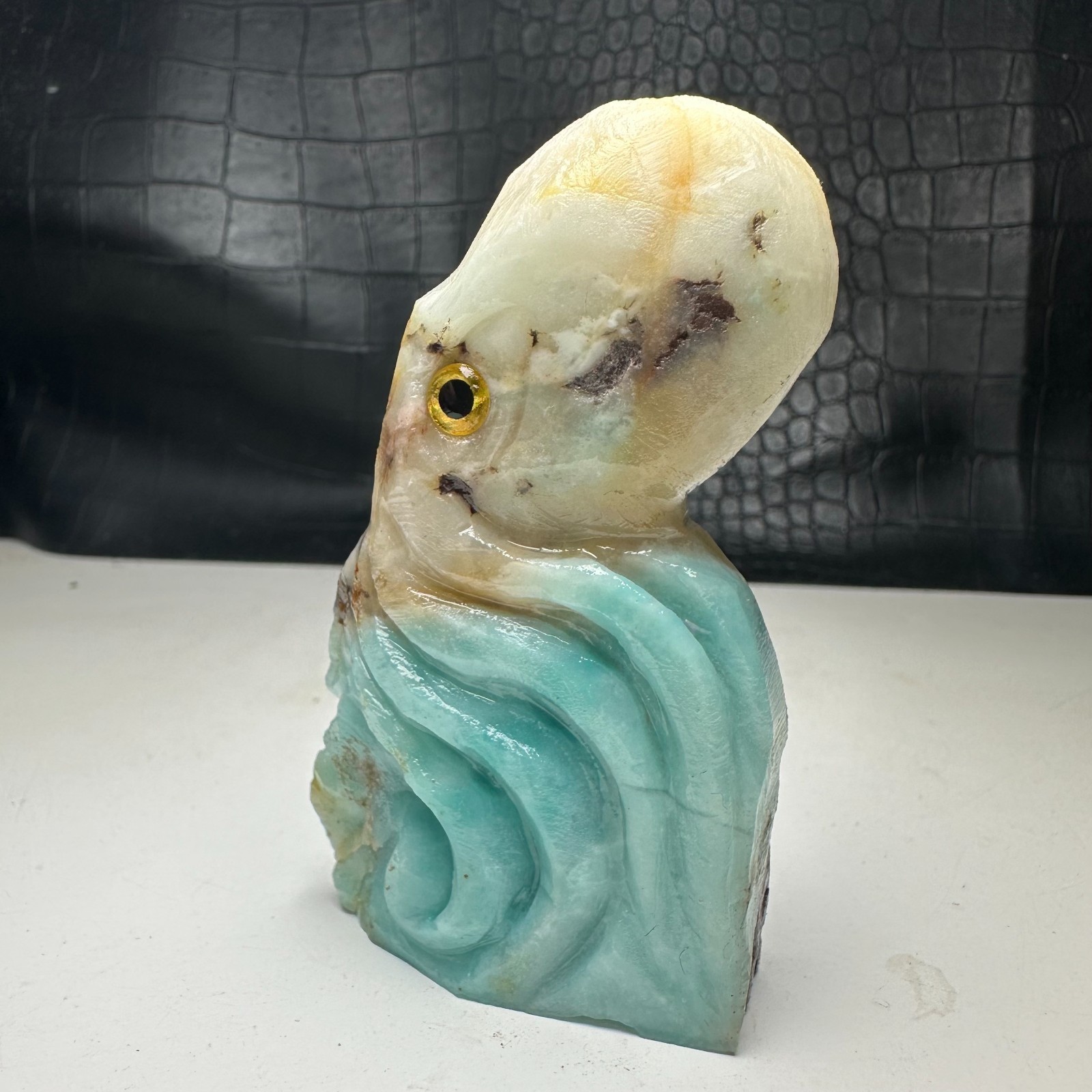 Natural Crystal Mineral Specimen. Amazon Stone. Hand-carved Octopus .Statue.BL