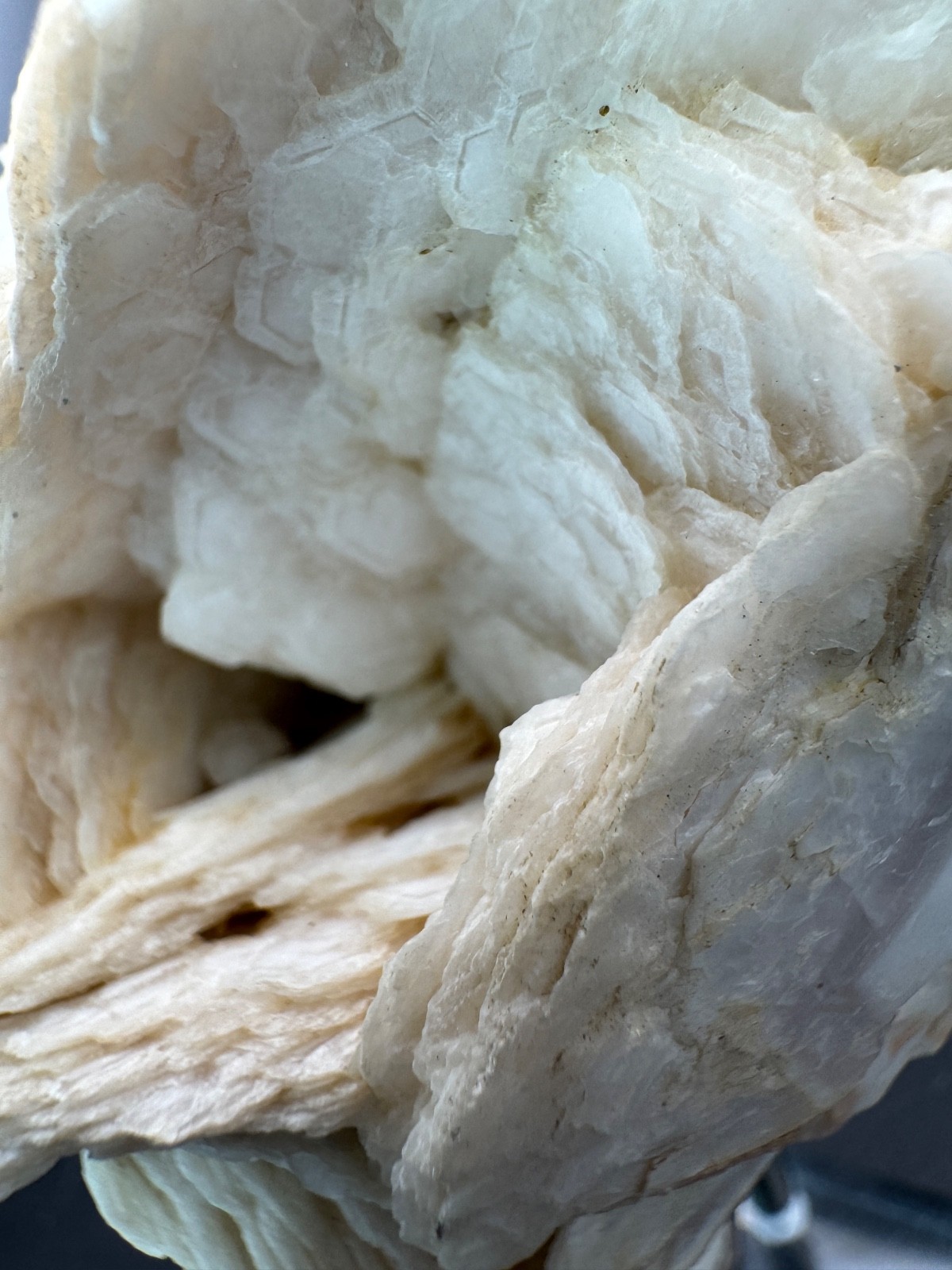 6672 Lovely White Petal Calcite with Pink UV Hu Bei 654g