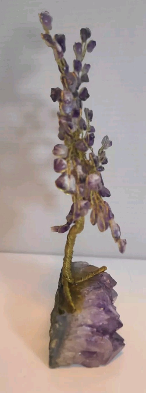 VTG 70s Amethyst Tumbled Crystal Leaves and Gem Base Brass Wire Art 10″