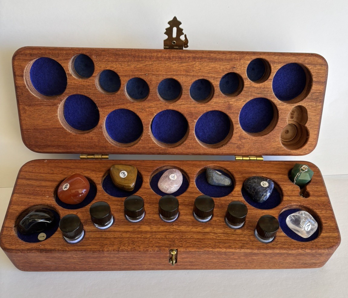 16Pcs Healing Crystals Set, Chakra Quartz & OILS Kit in Wooden Box RARE