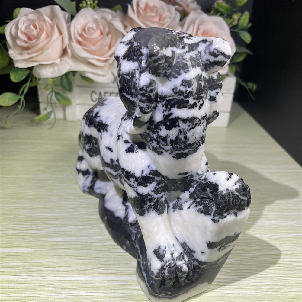 5.5LB 7.8″Black And White Zebra Jasper Lion Crystal Quartz Carving Courage Decor