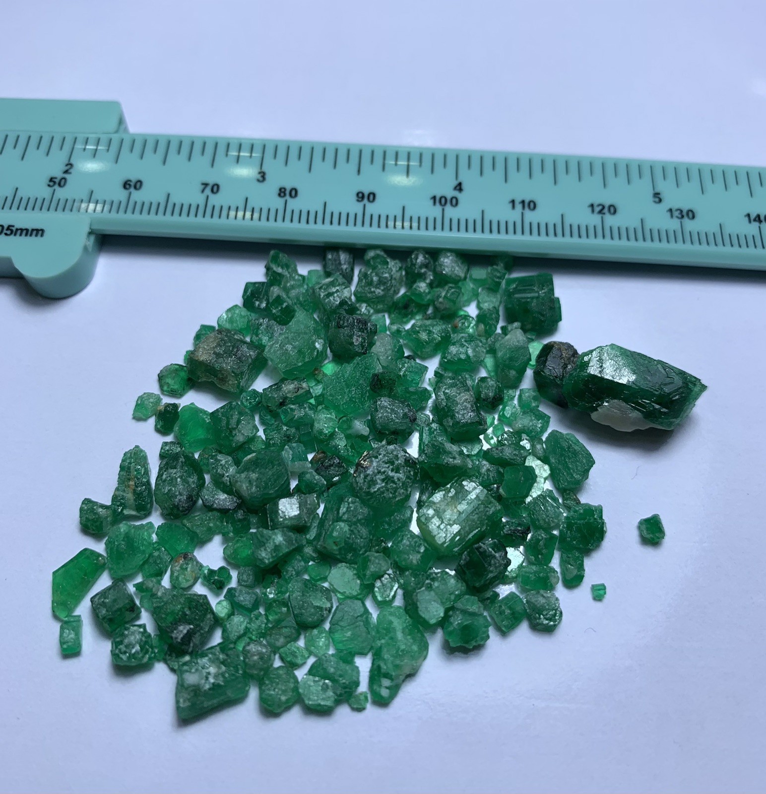 15 Gram Emerald Rough Crystal Jewellery Size From Swat Pakistan.