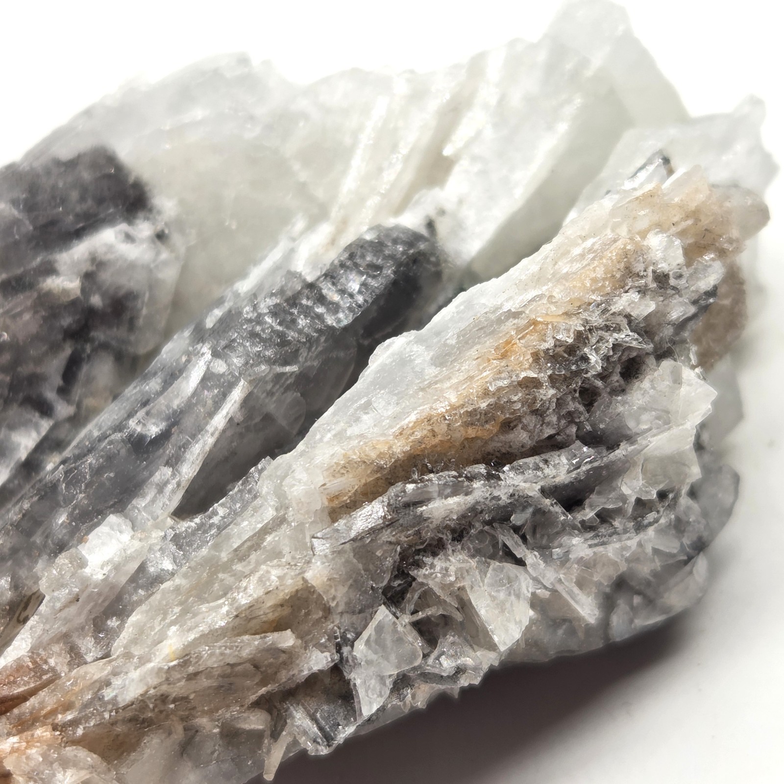 Mixed Natural Crystals – Barite, Malagasy Quartz, Labradorite – In Mini Boxes