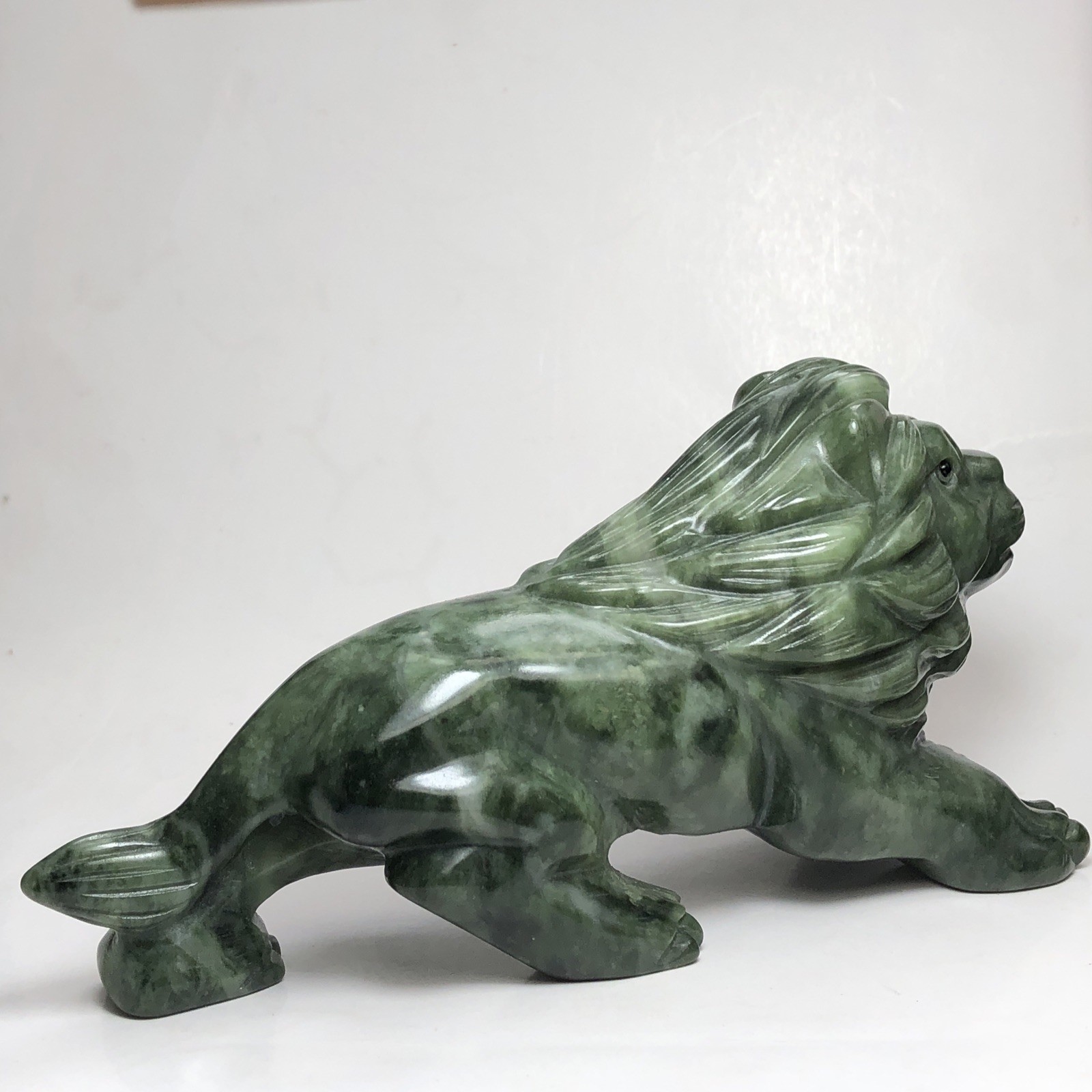 Lion hand-carved natural Dushan jade crystal quartz mineral specimen collection.
