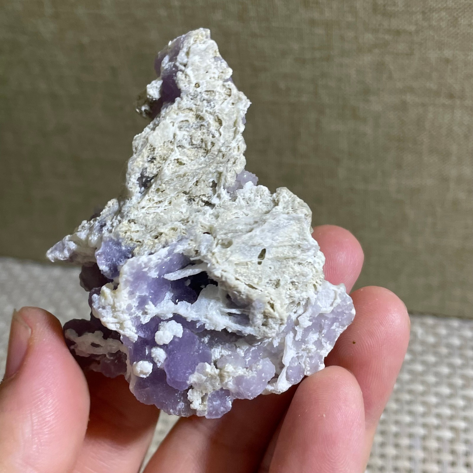 37g Purple stone, grape agate, quartz crystal, granular mineral