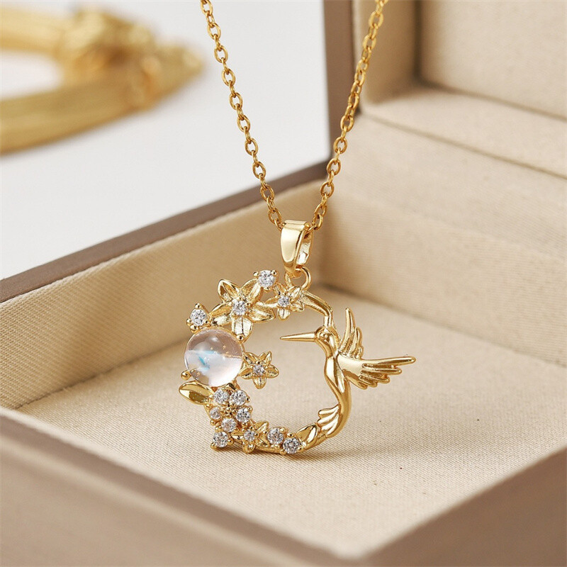 Women’s Fashion Jewelry Romance Gold Hummingbird Pendant Necklace Gift 1PC