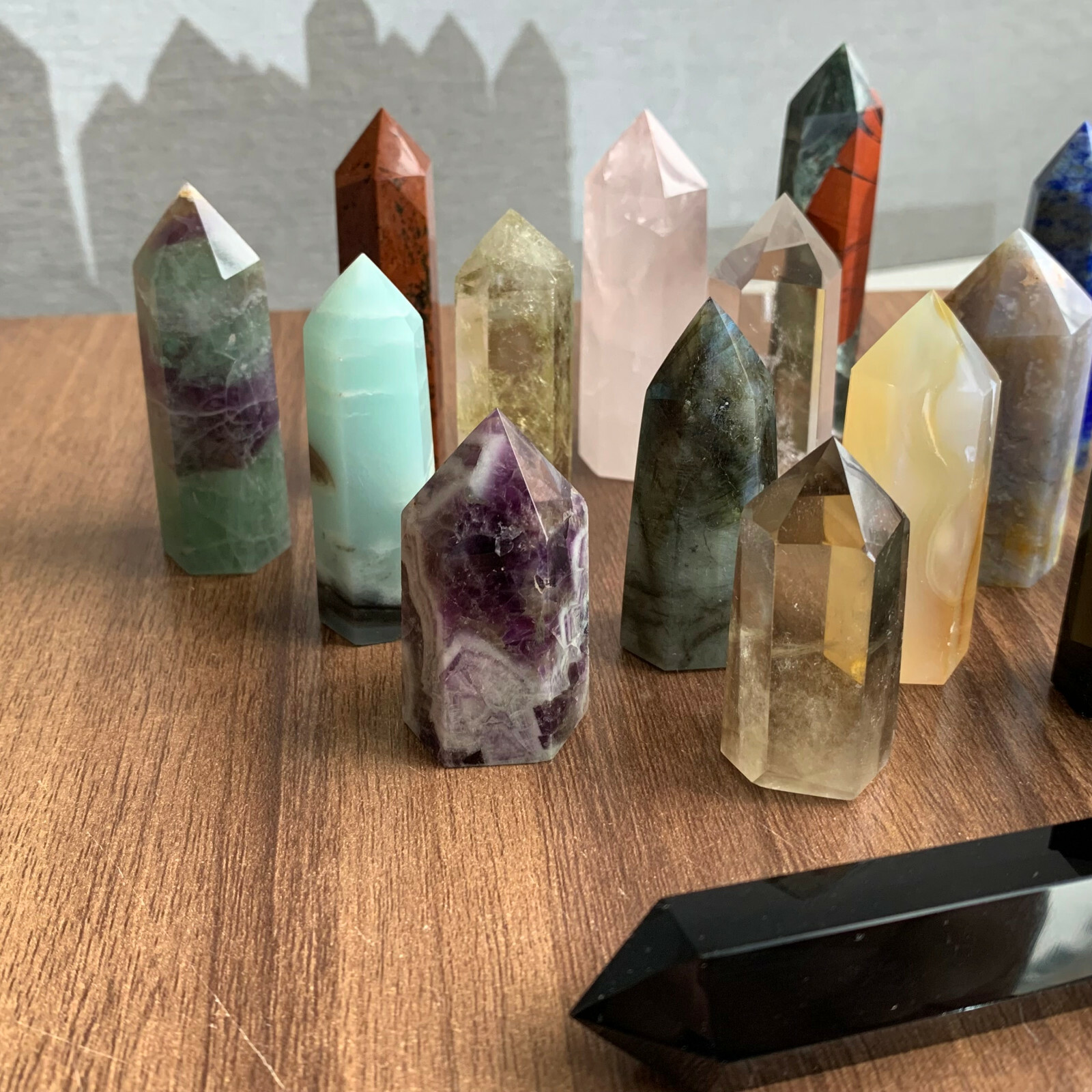 send randomly 18pcs a lot Natural quartz obelisk crystal wand point healing