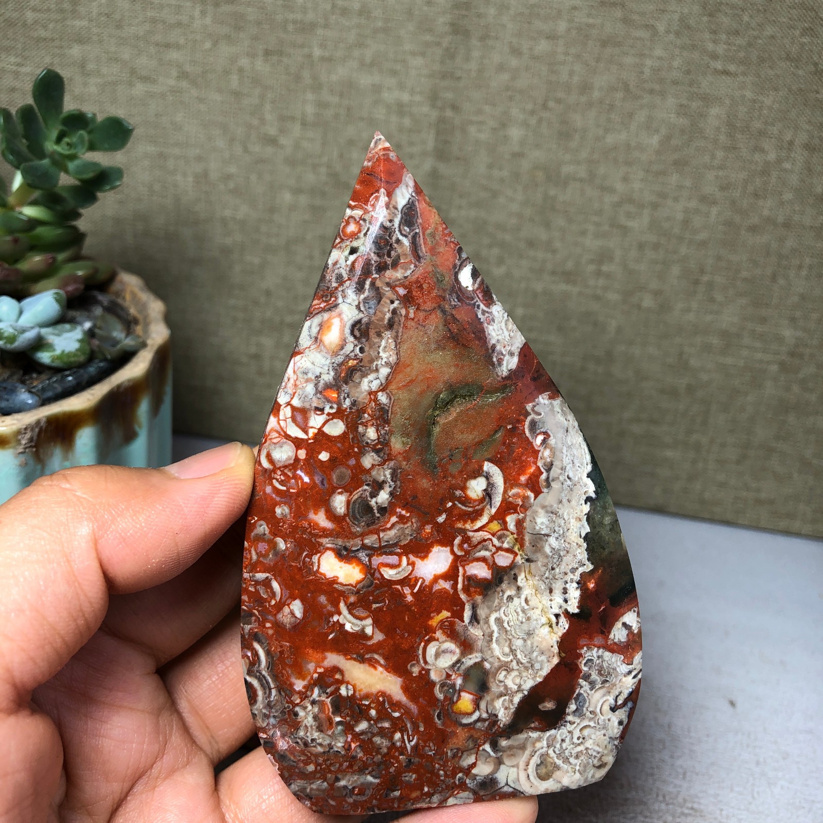 Natural l Indonesian Bloodstone agate point leaf Crystal specimens 165g A4928