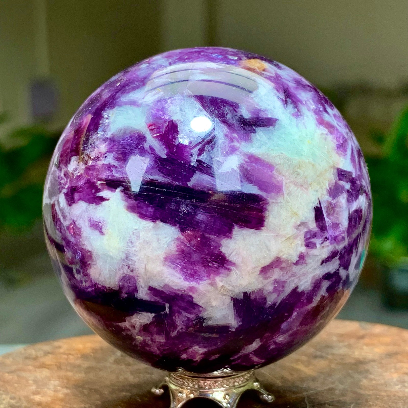 285G Natural Beautiful Purple Lithium Mica Crystal Spherical Mineral Sample
