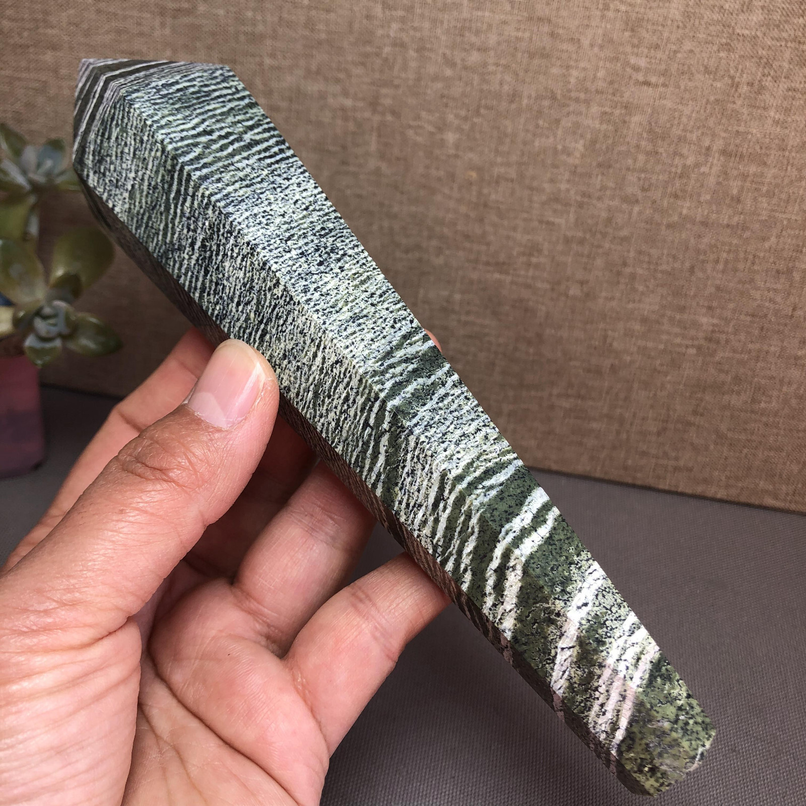 177mm Long Natural zebra wand Obelisk Crystal Quartz specimens 292g A5147