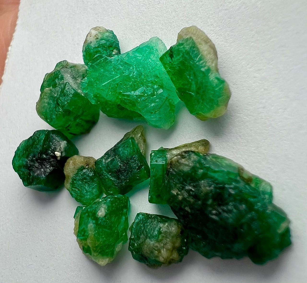 24 CT, lLott!! Natural Top Green Emerald Crystals 11 Peices From Swat Pakistan