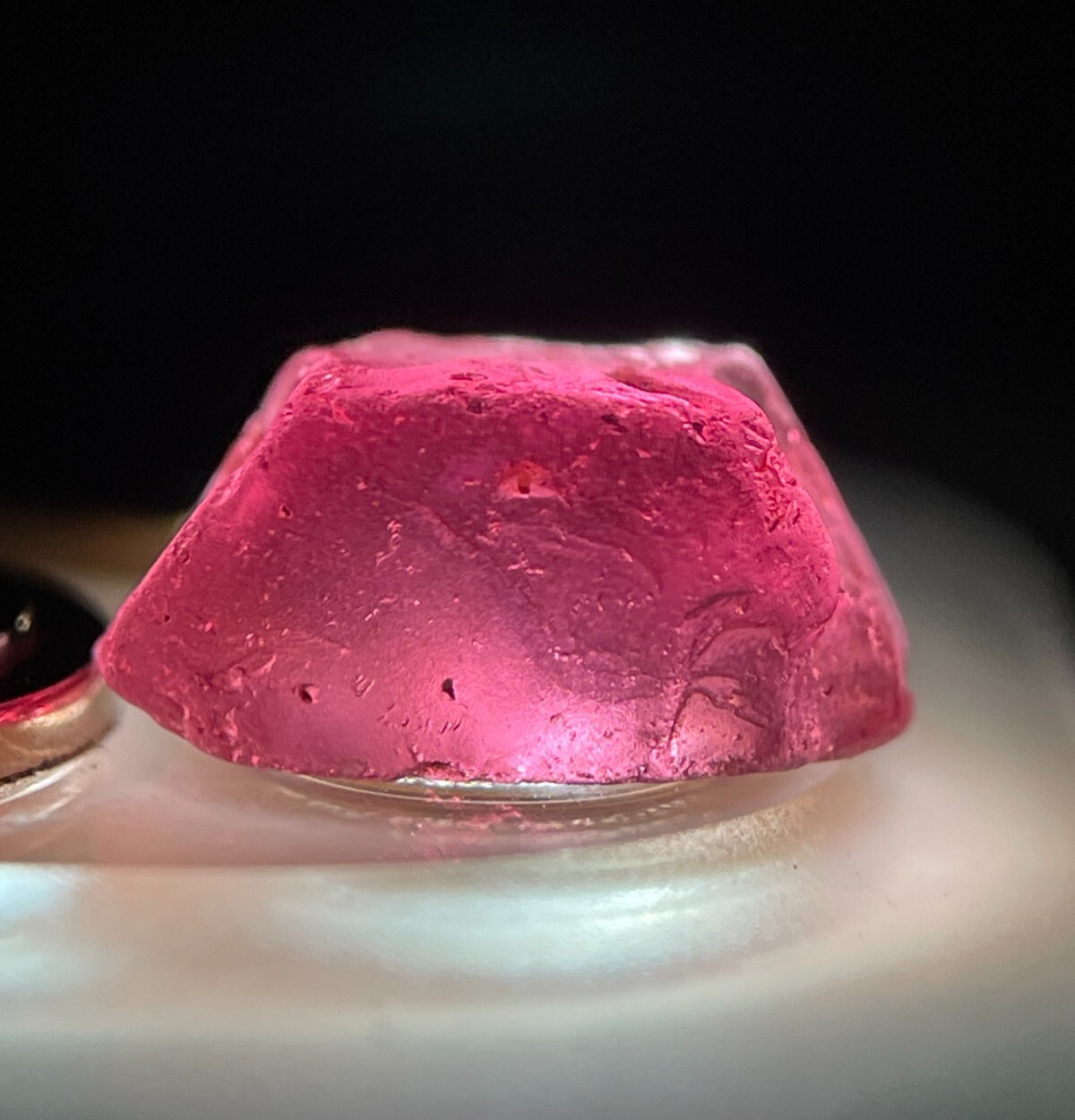 3.75 CT Natural Pink Garnet Rough – 11x5x4.5 MM, Untreated.