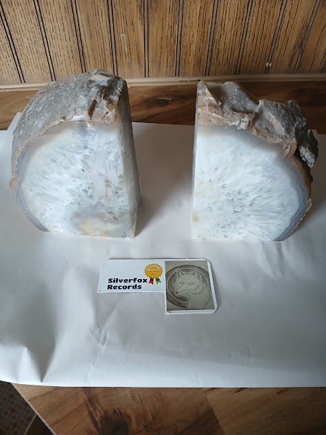 Mega 6LB (Over 250 pcs!) Natural Crystals Mineral Mixed Gemstones + BONUS LOOK!!