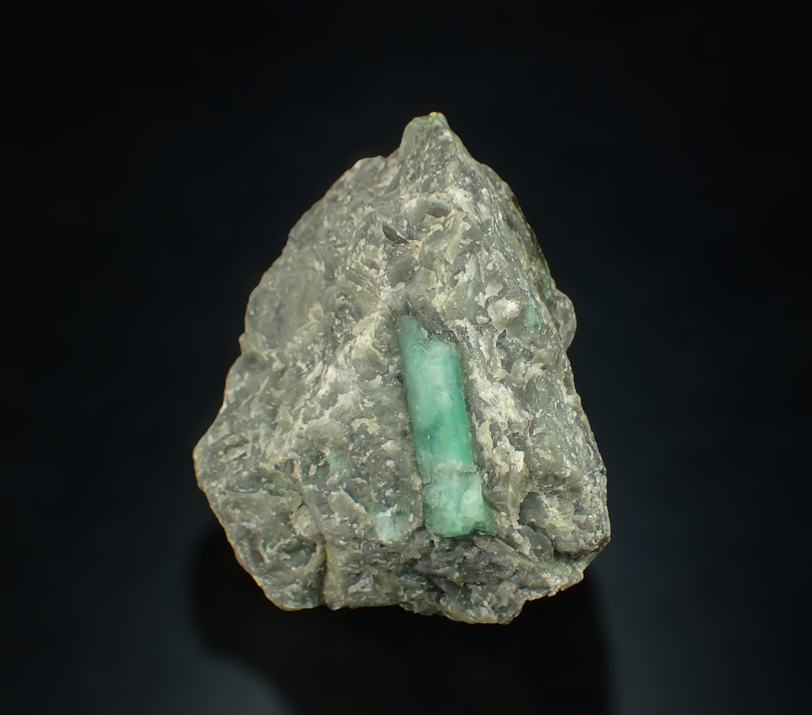 EMERALD crystal 7,0 x 6,0 x 5,7 cm BRAZIL 12702