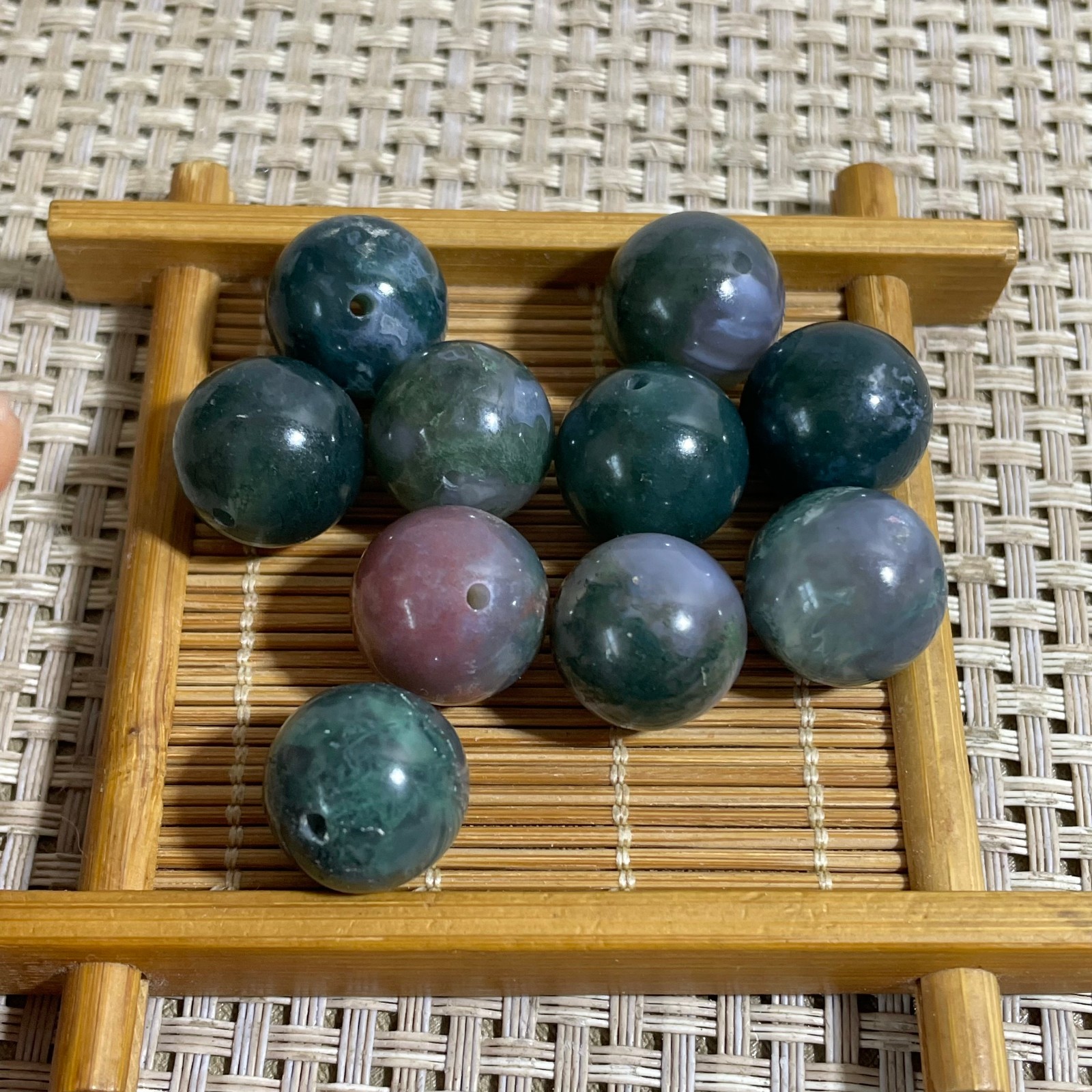 10pcs 51g Natural water grass agate round beads have been perforated