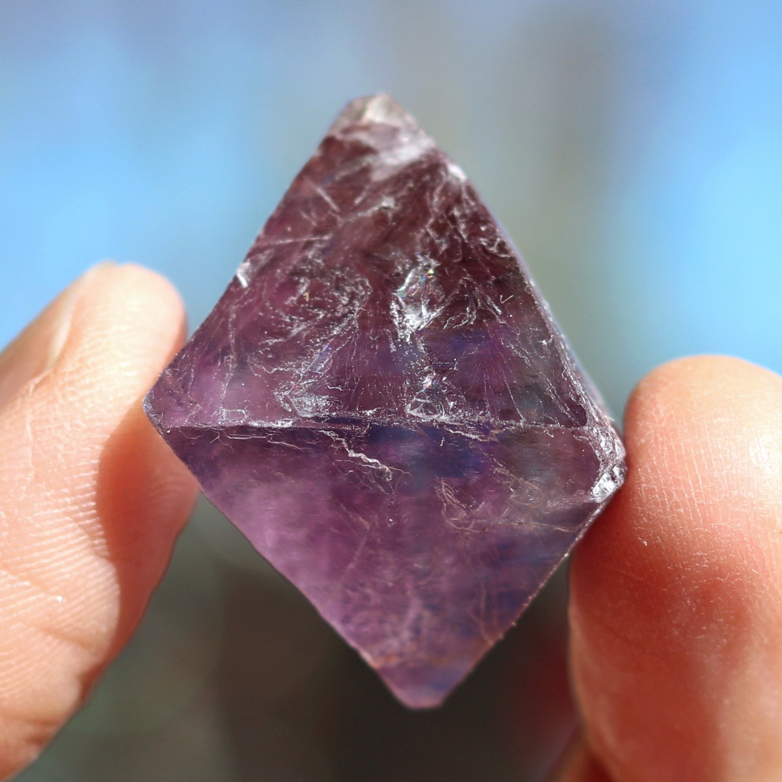 Fluorescent Mineral Specimen: Fluorite Octahedron (FLU62)
