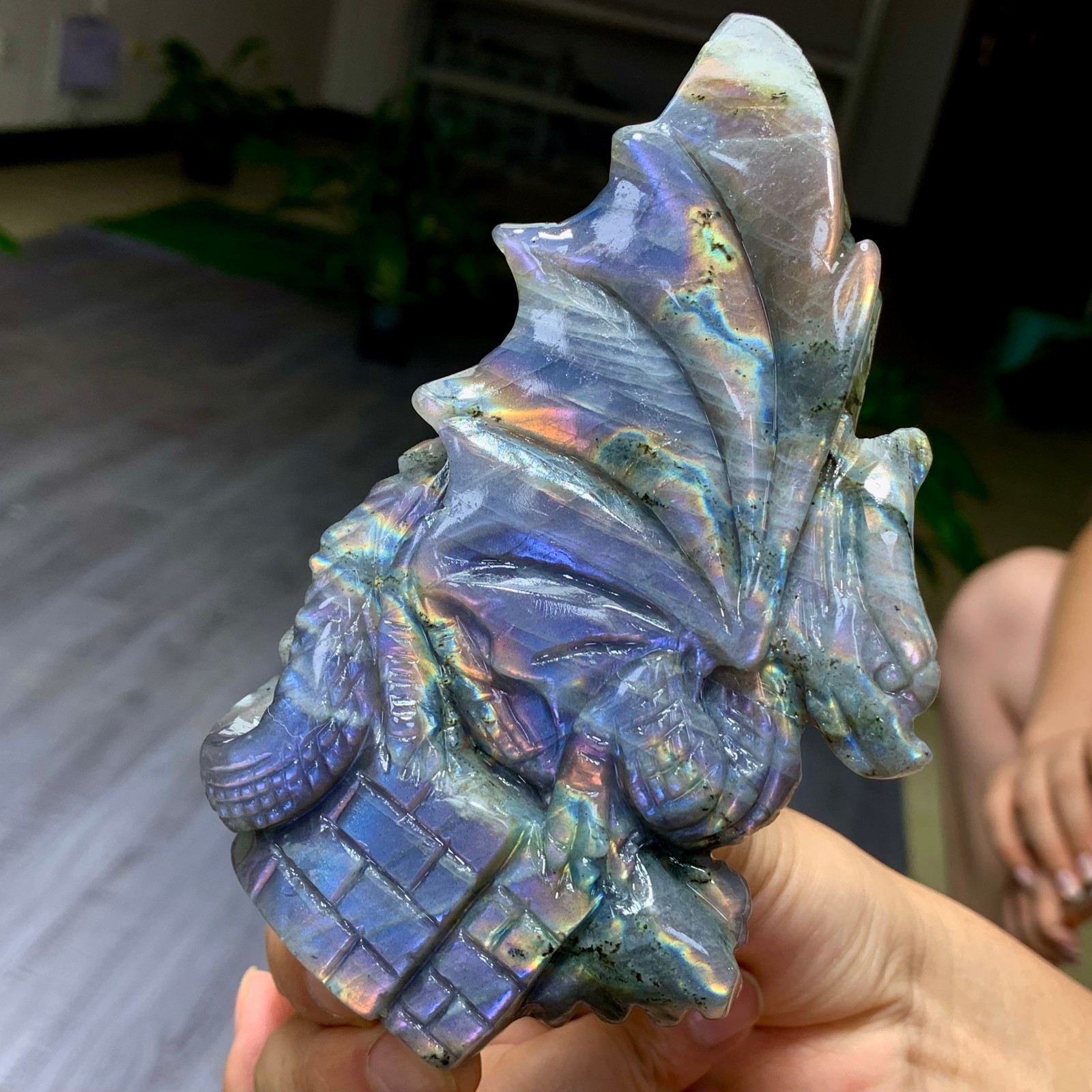 306G Natural Labradorite Quartz Crystal Stone Hand carved Flying dragon