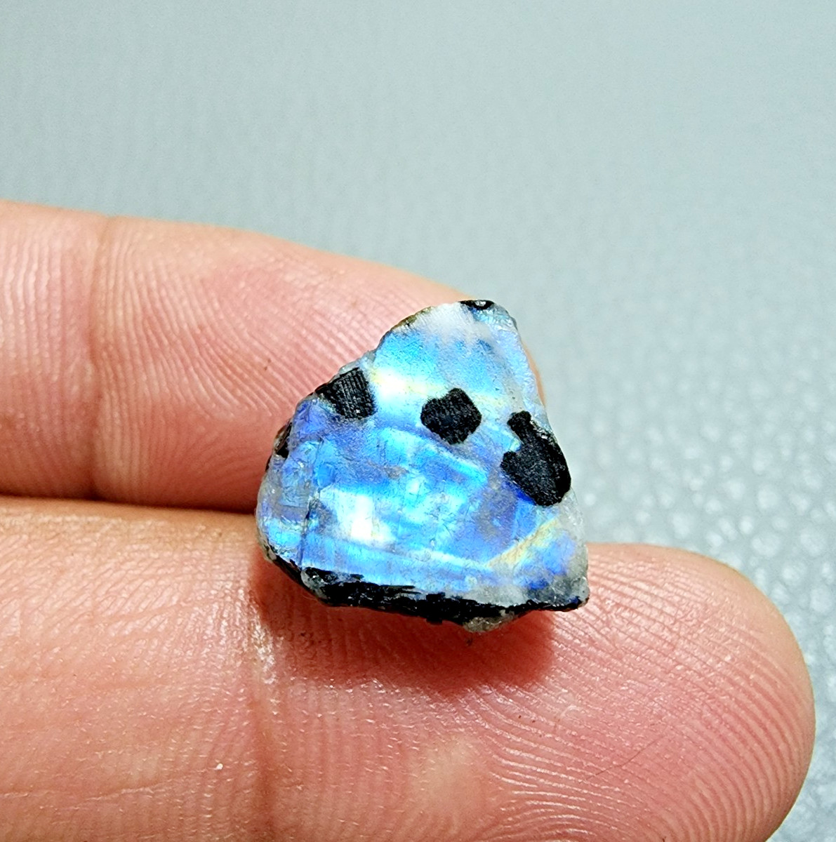 8 pcs AAA+ White Rainbow Moonstone Power Blue Fire Rough Loose Gemstone 13-17MM
