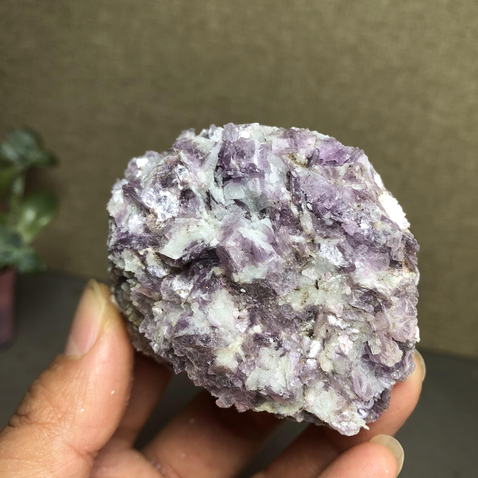 153g Natural violet Purple mica Crystal uncut rough original Specimens A4543