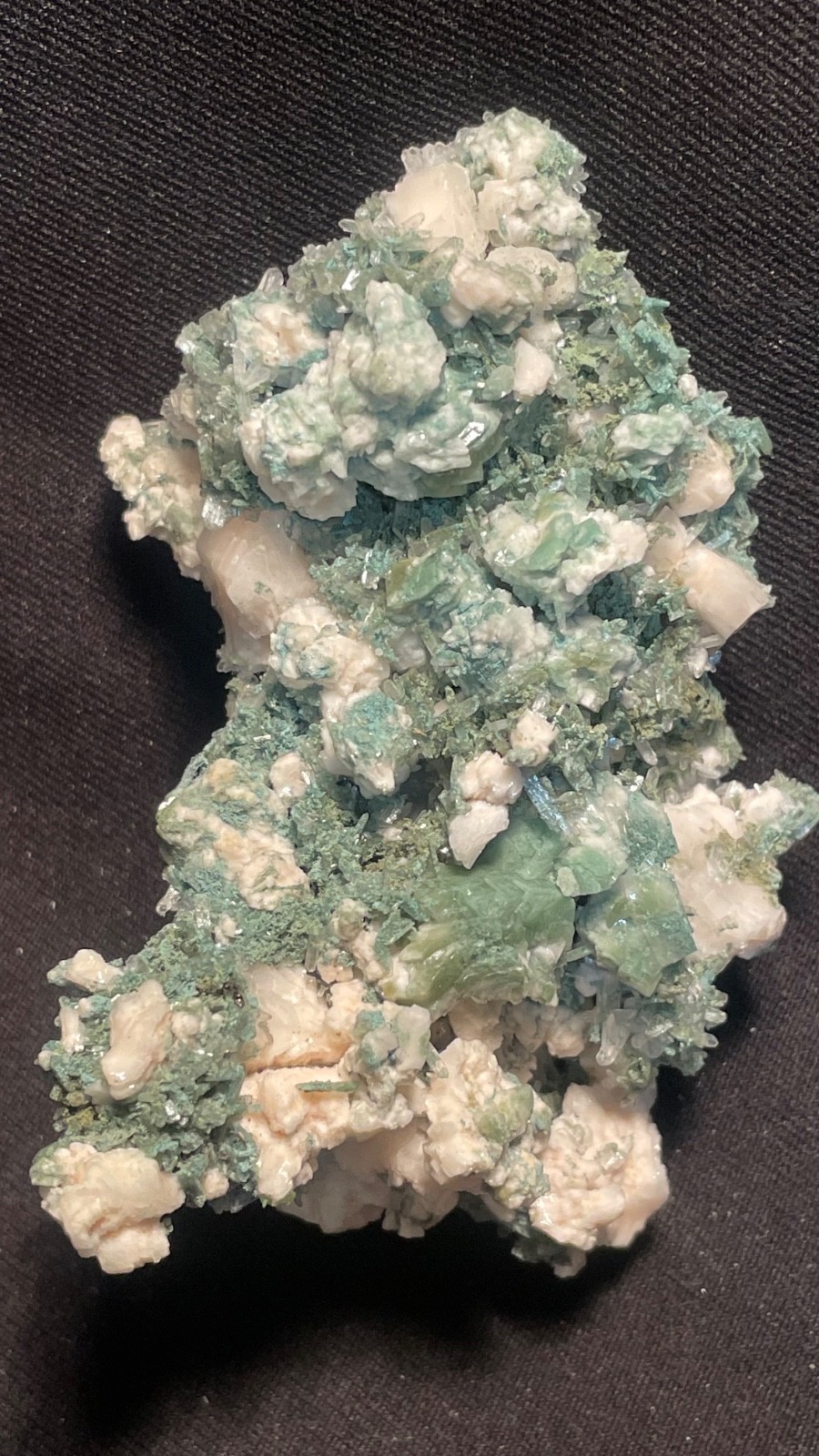 GREEN MARSHY APOPHYLLITE CRYSTAL IN MATRIX W/ WHITE CALCITE FORMATION SPECIMEN