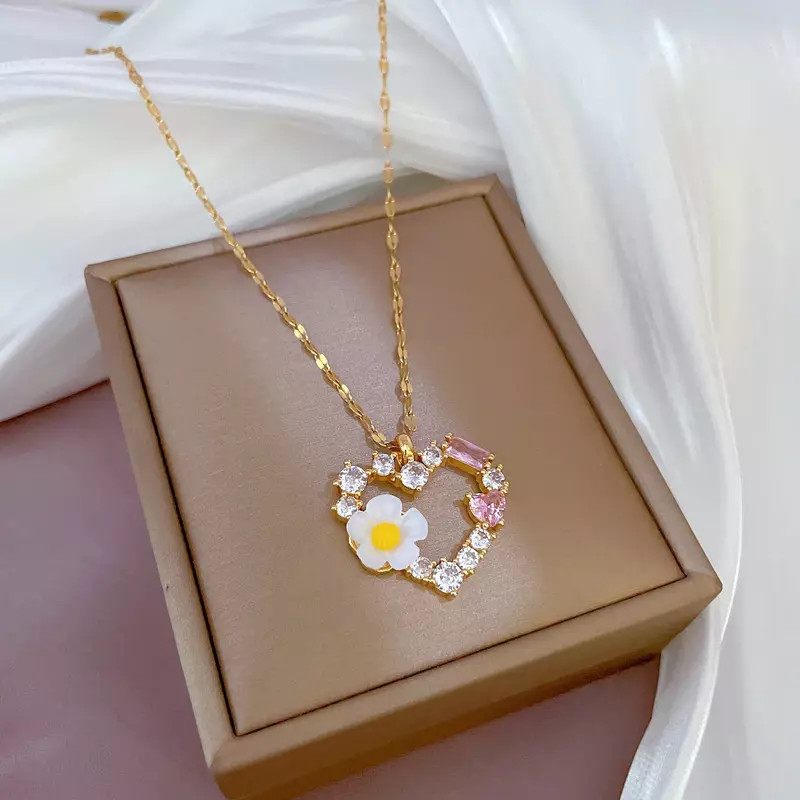 Women’s Fashion Jewelry Cubic Zircon Gold Heart Sunflower Pendant Necklace 1PC