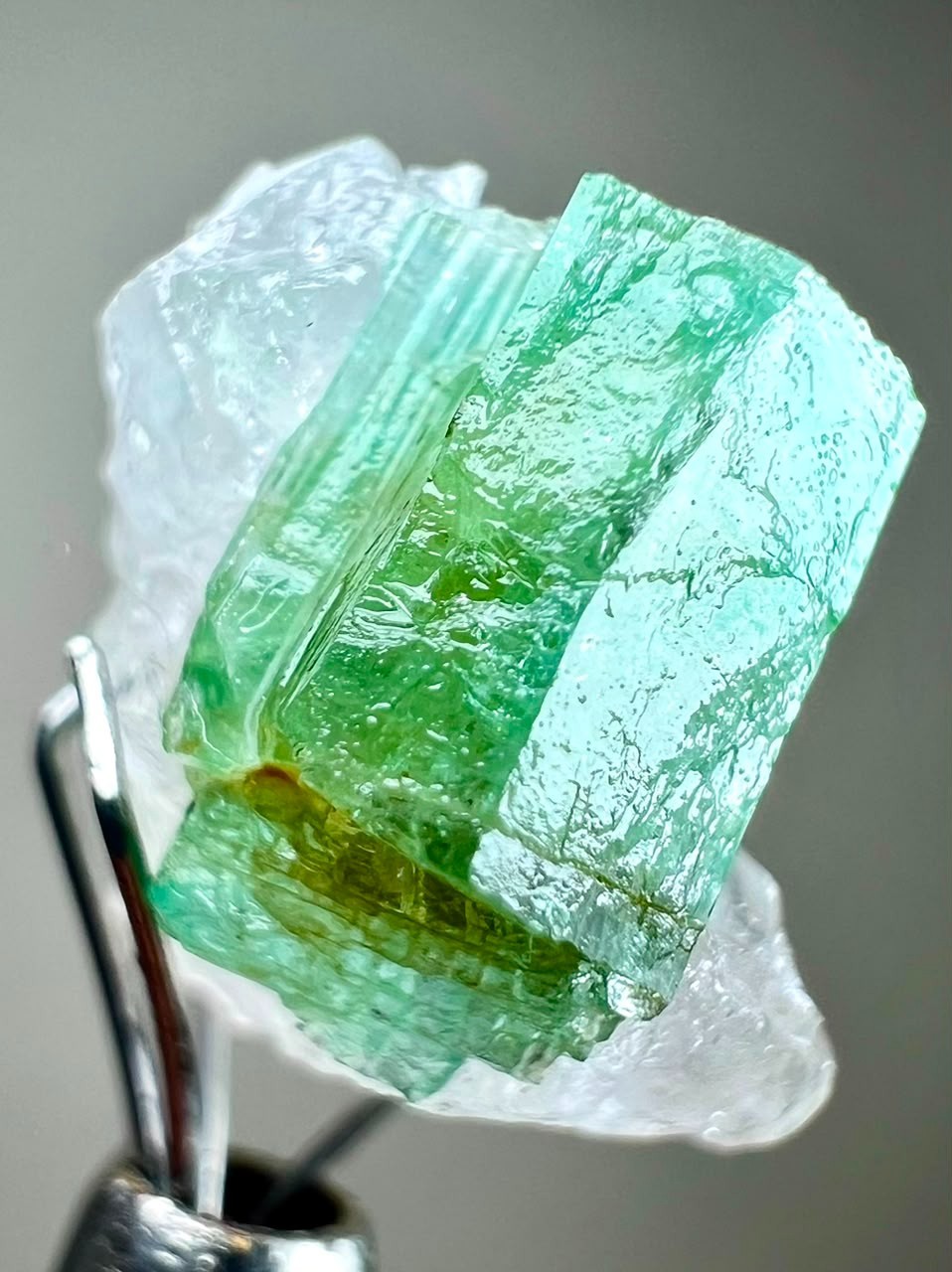 9 Ct , Beryal Var!! Beautiful Natural Emerald Crystal on Quartz From Chitral@PAK