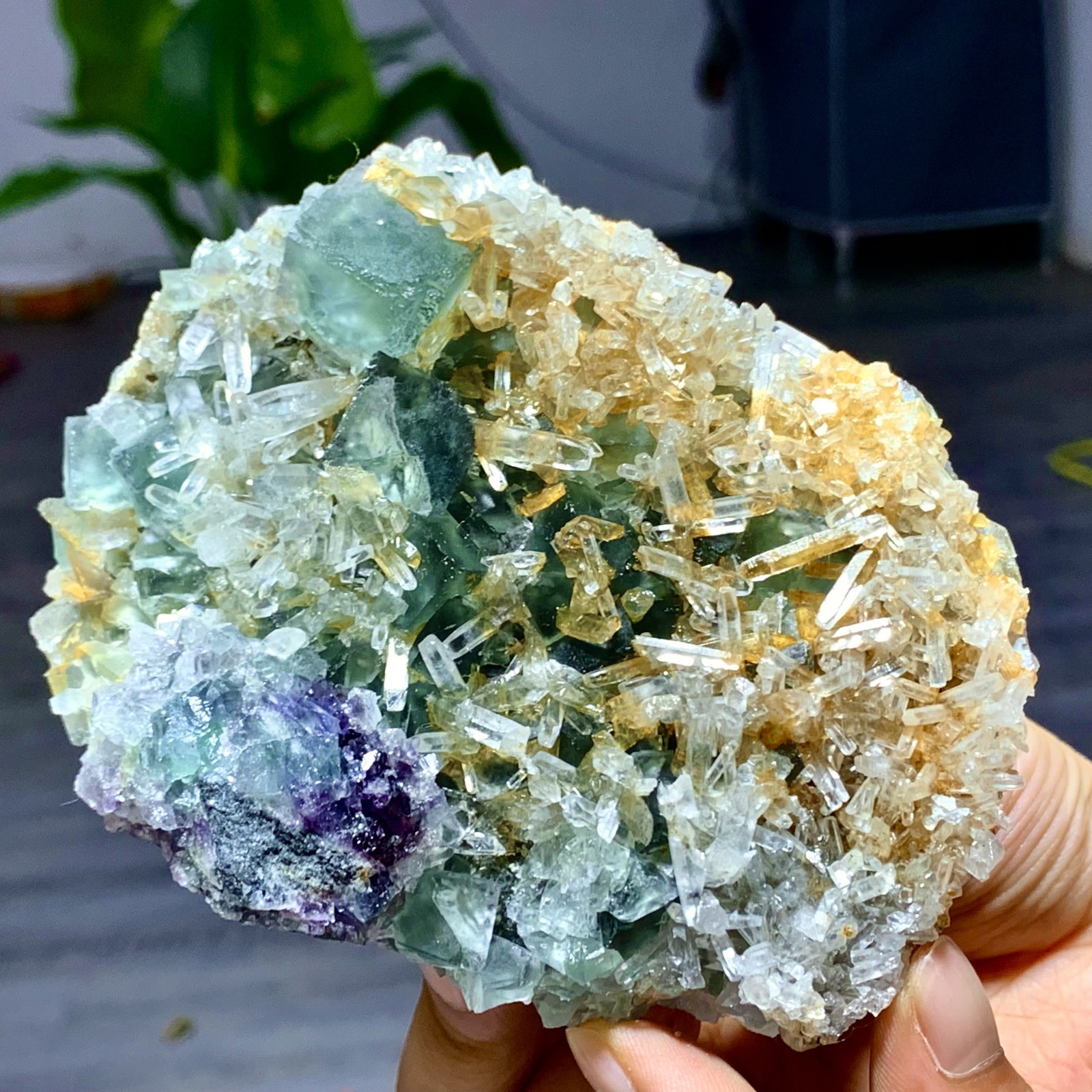 447G Rare transparent blue green fluorite cubic mineral crystal sample/China