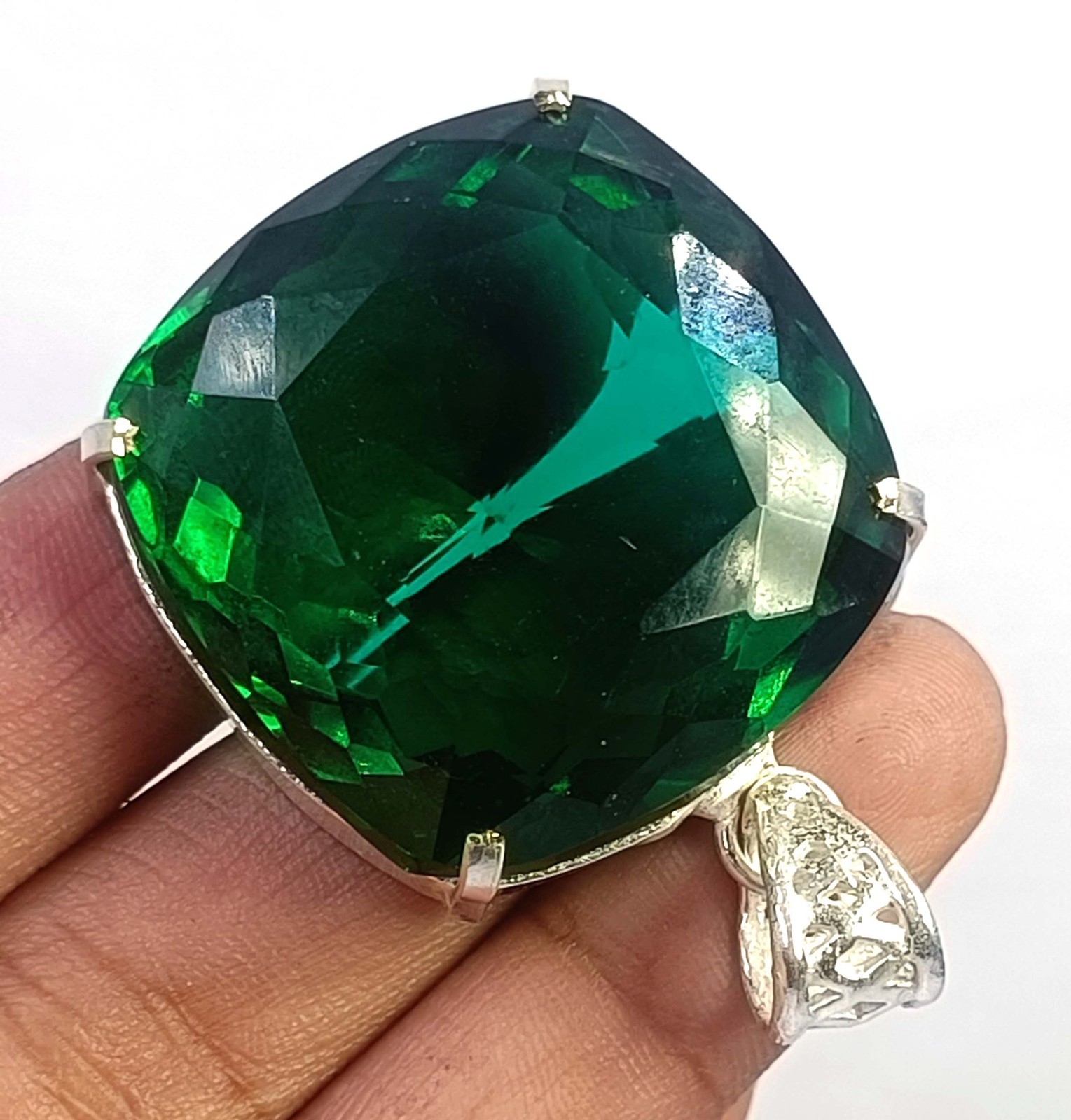 122 Ct Natural Green Emerald Cushion Shape 925 Silver Pendant IGL Gems 6JDV