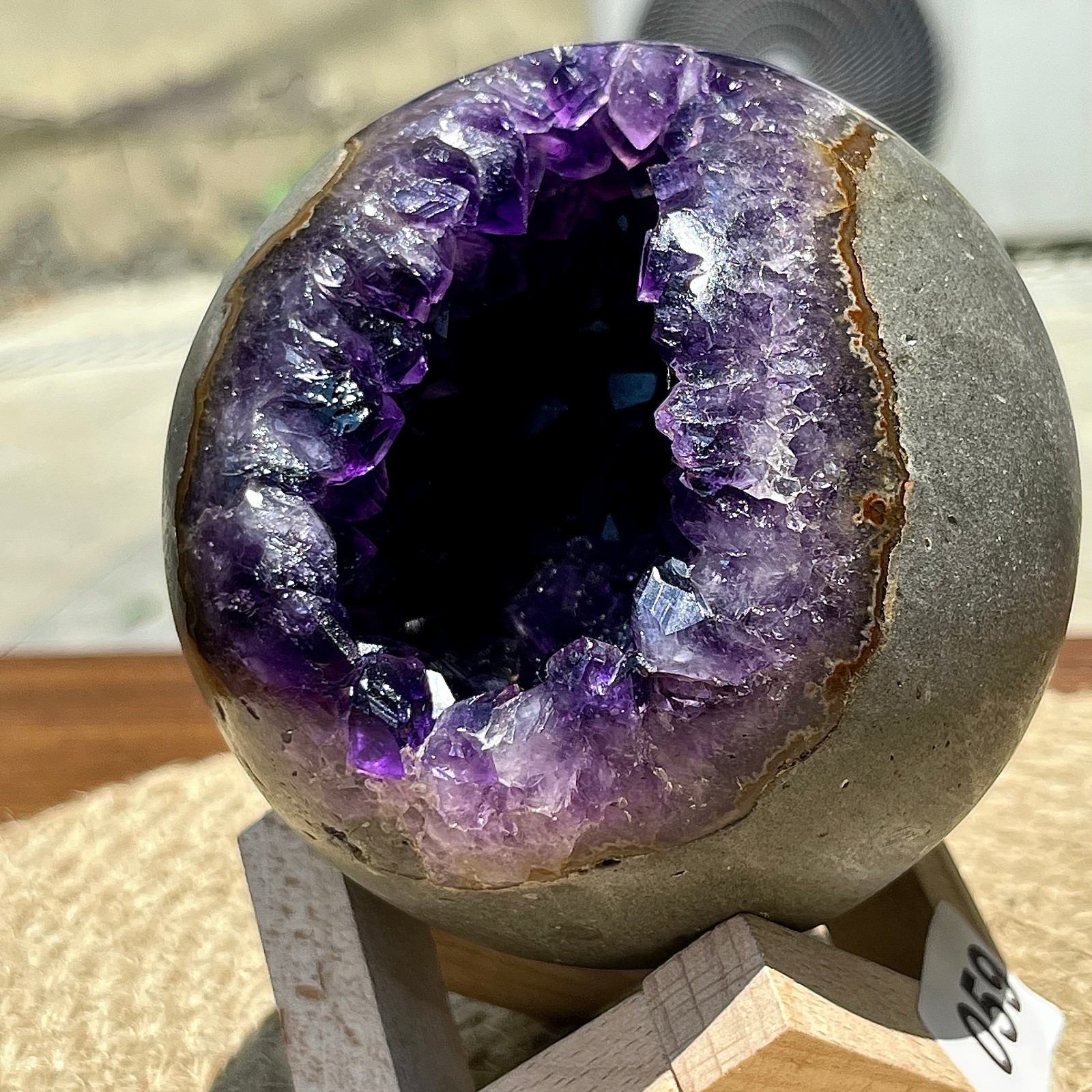 925 g Amethyst Geode with Open Smile Design Crystal Cluster for Feng Shui Gift