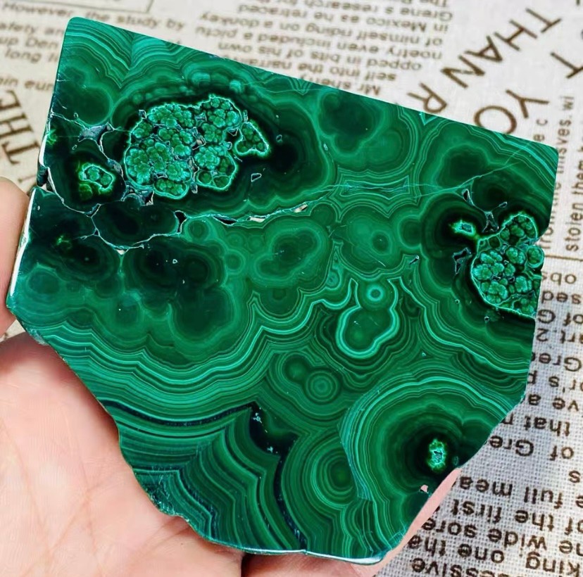 205g Top Natural Malachite Quartz Crystal Gloss Mineral Specimen