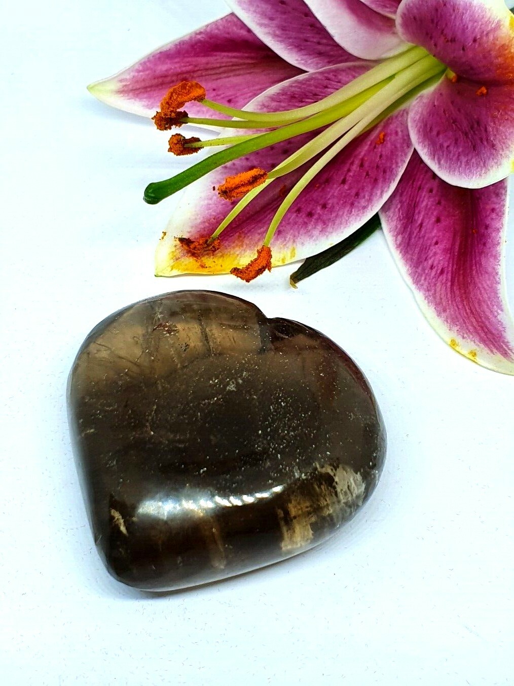 Smoky Quartz Heart Carving Real Crystal Protective Energy 83g 5 x 5 x 2.3 cm s3