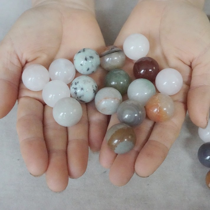 2.2LB 88Pcs Natural Quartz Crystal Jasper Sphere Ball Diverse Stone Healing 20mm