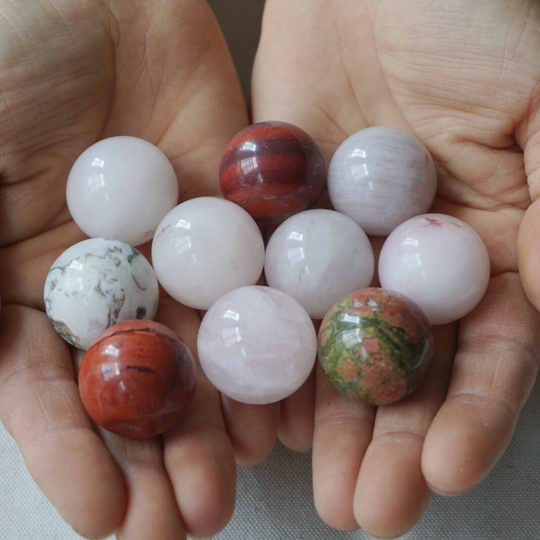 45Pcs Natural Quartz Crystal Jasper Sphere Ball Diverse Rock Tumble Healing 25mm