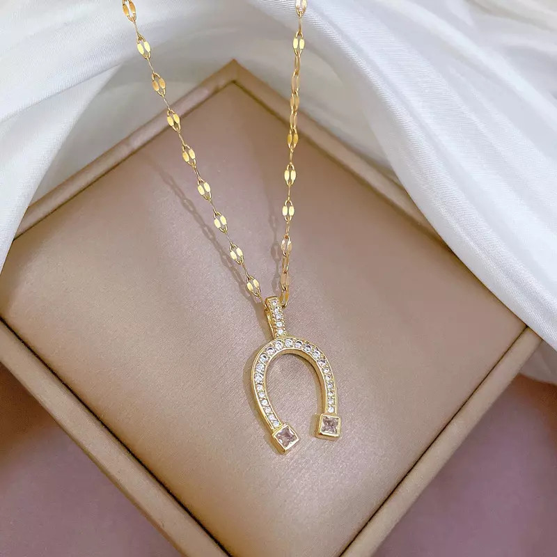 Women’s Fashion Jewelry Gold Cubic Zircon Horseshoe Pendant Necklace 1PC