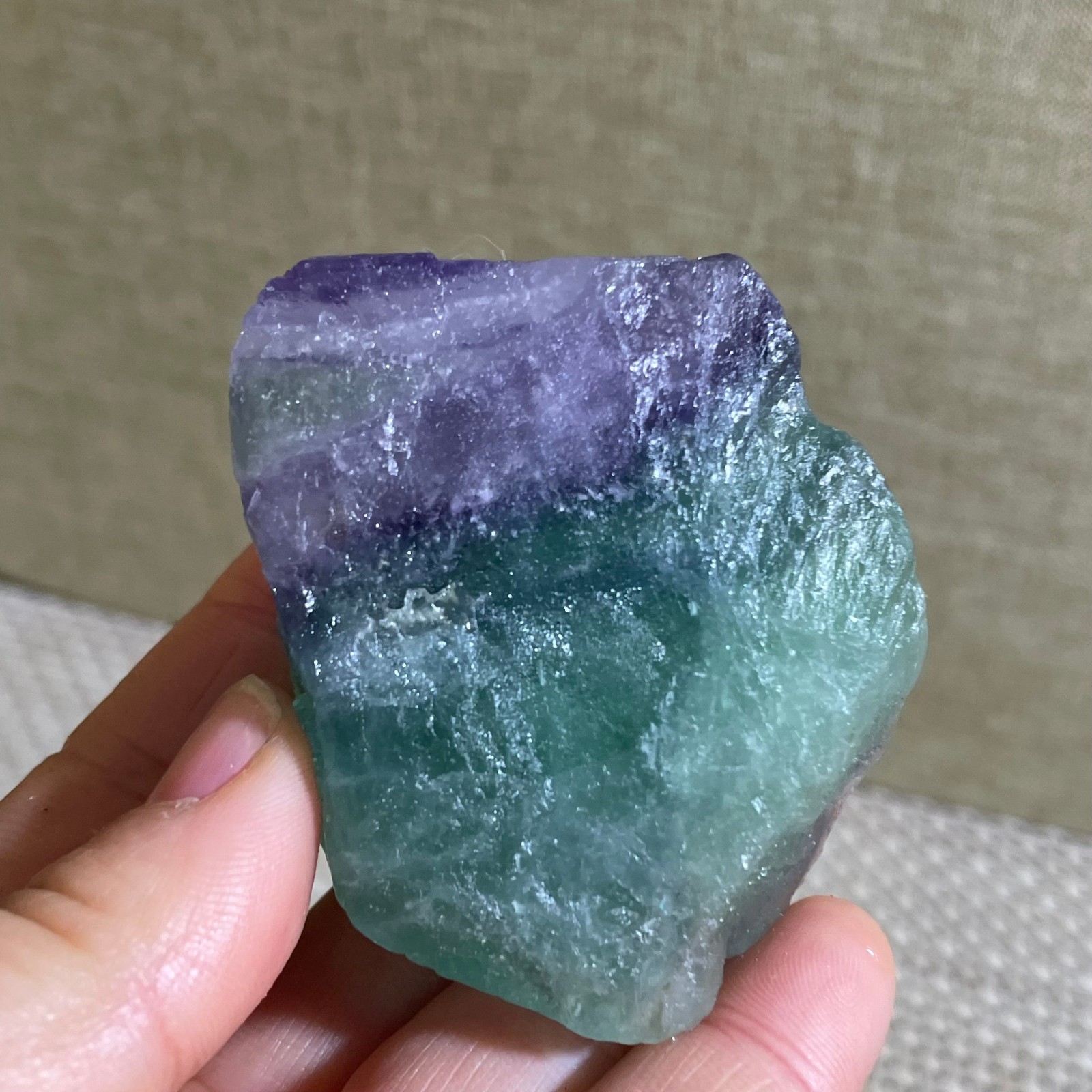 185g beautiful Rainbow Fluorite Rough stone specimens cure
