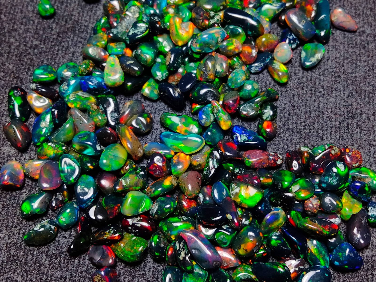100 Pcs AAA Grade Opal Black Opal Fire Opal Welo Opal Tumble 3-7 MM Approx