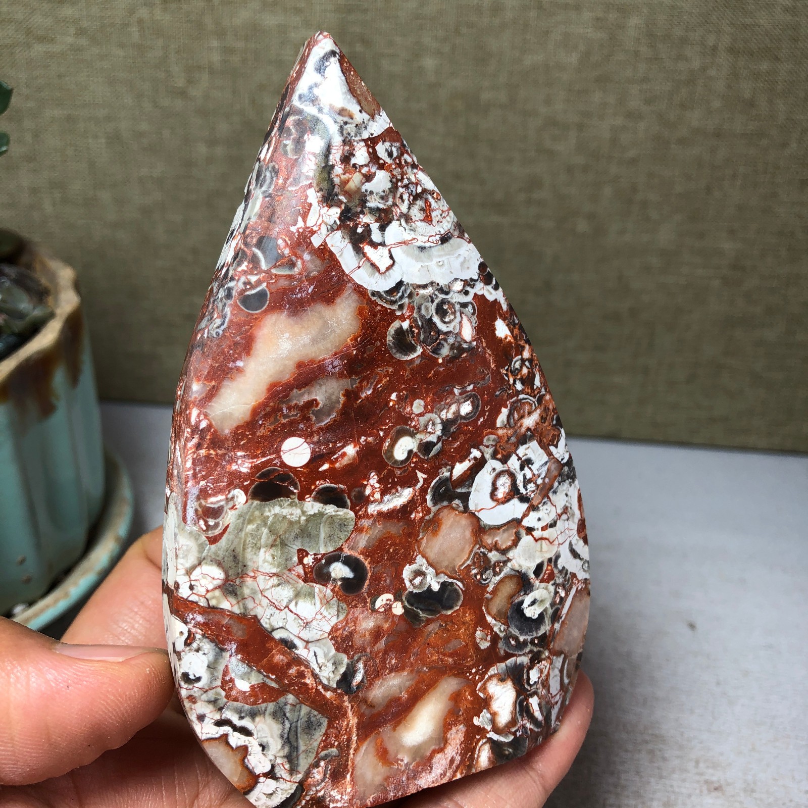 Natural l Indonesian Bloodstone agate point leaf Crystal specimens 152g A4932