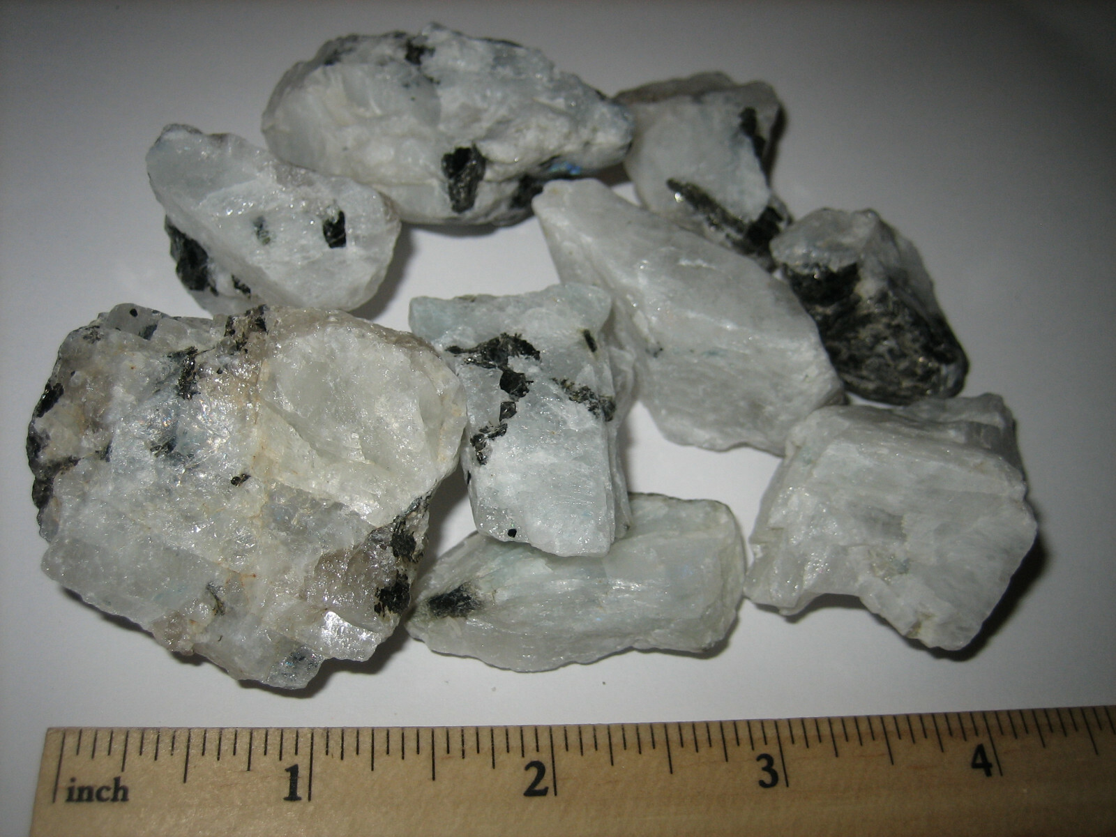 1/2lb OF BEAUTIFUL NATURAL ROUGH RAINBOW MOONSTONE W/ FLASH FROM INDIA ~ 228g *8