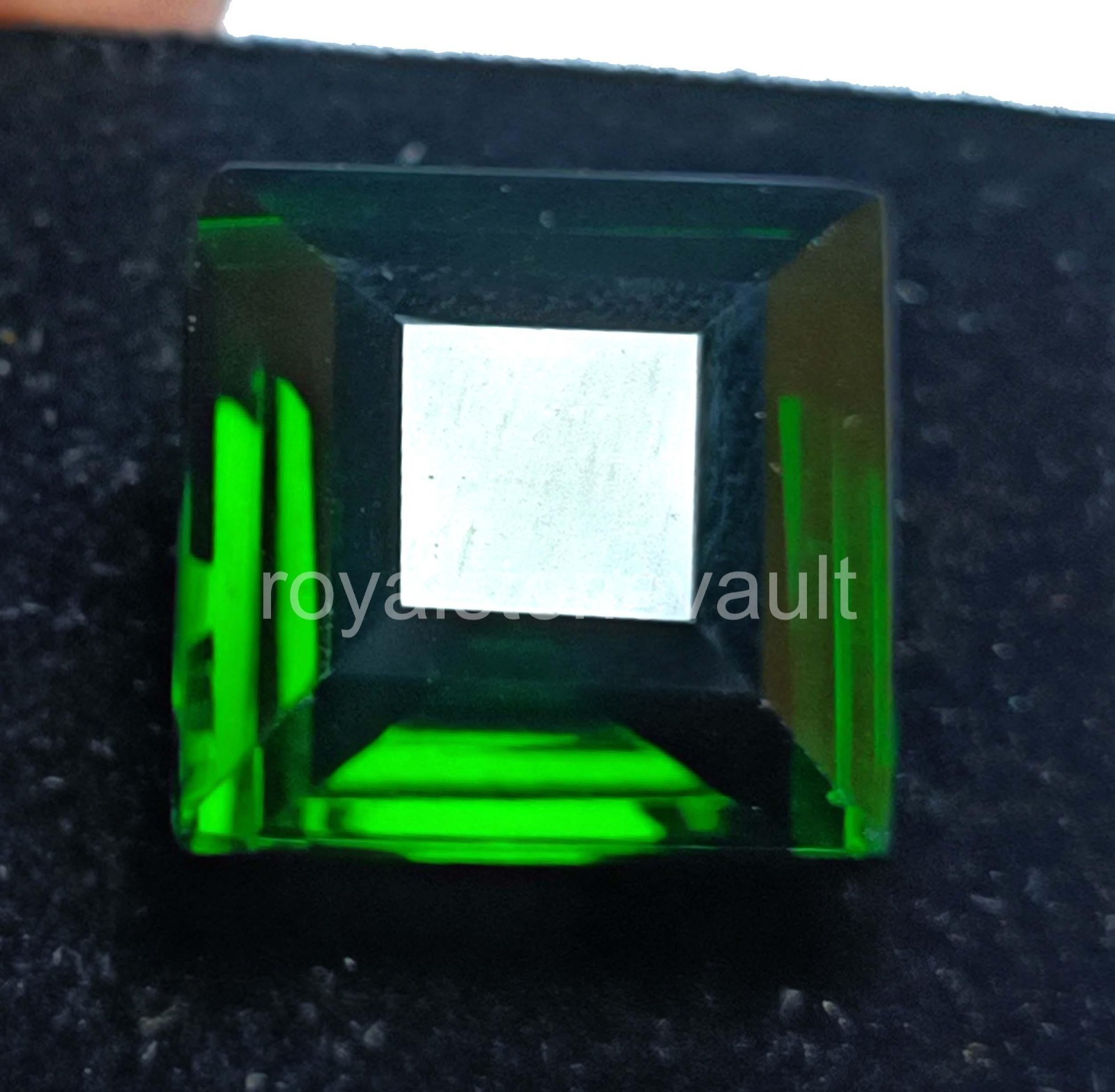 Loose Gemstone 21.50 Ct Natural Green Emerald – IGL Certified Princess Cut 5AOT