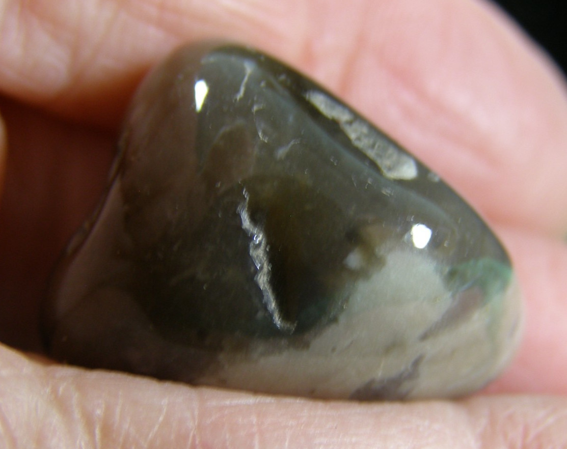 CROP CIRCLE TUMBLESTONE – 2.5 x 1.9 cms 10.20 gms – #5 – mysteries