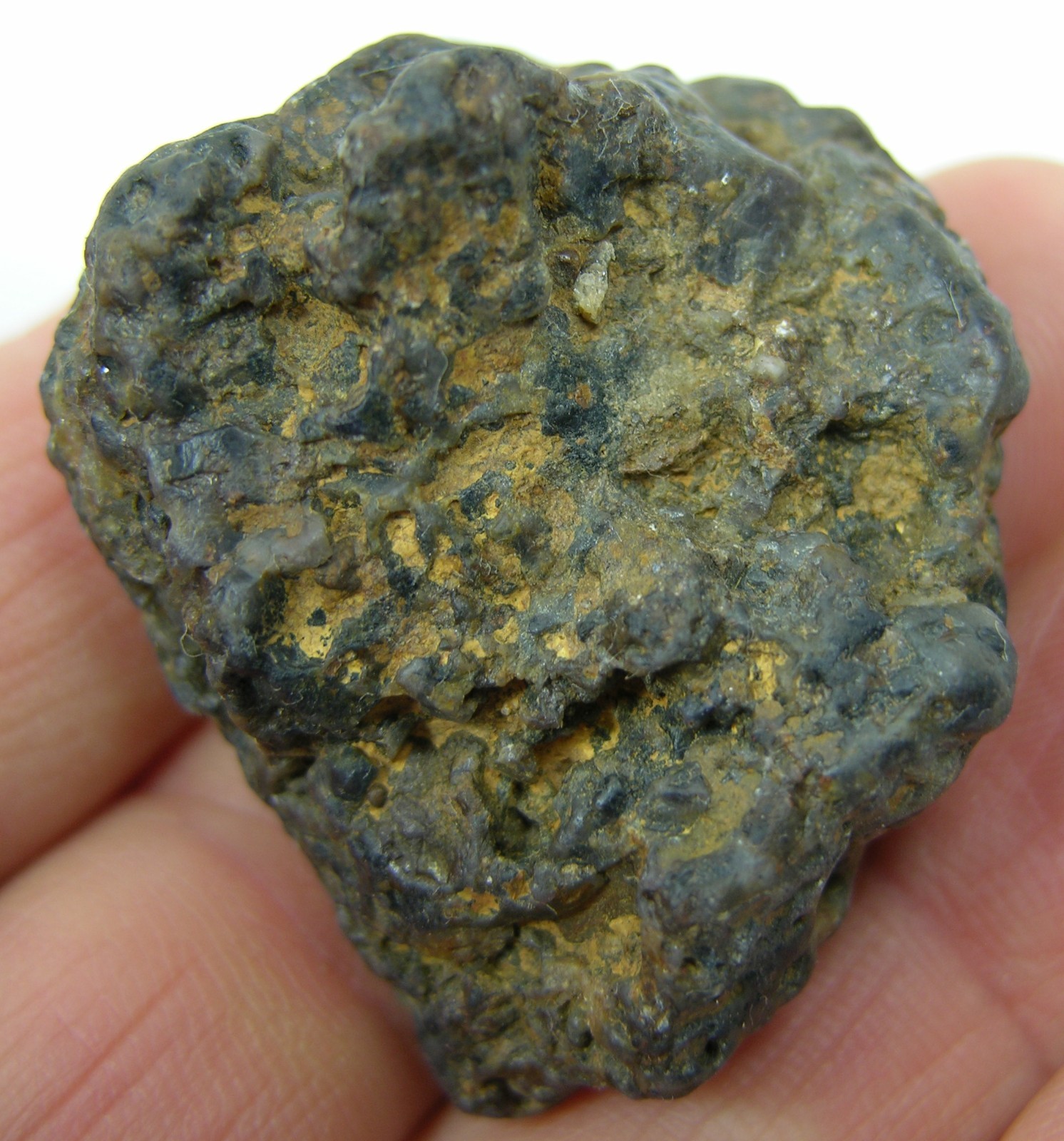 169.00ct Vietnam 100% Natural Corundum Blue Sapphire Rough Specimen 40mm 33.80g