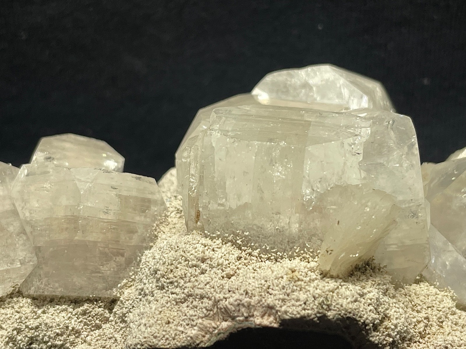 NATURAL APOPLLITE QUARTZ WITH UNIQUE TEXTURE NATURAL STUNNING STONE