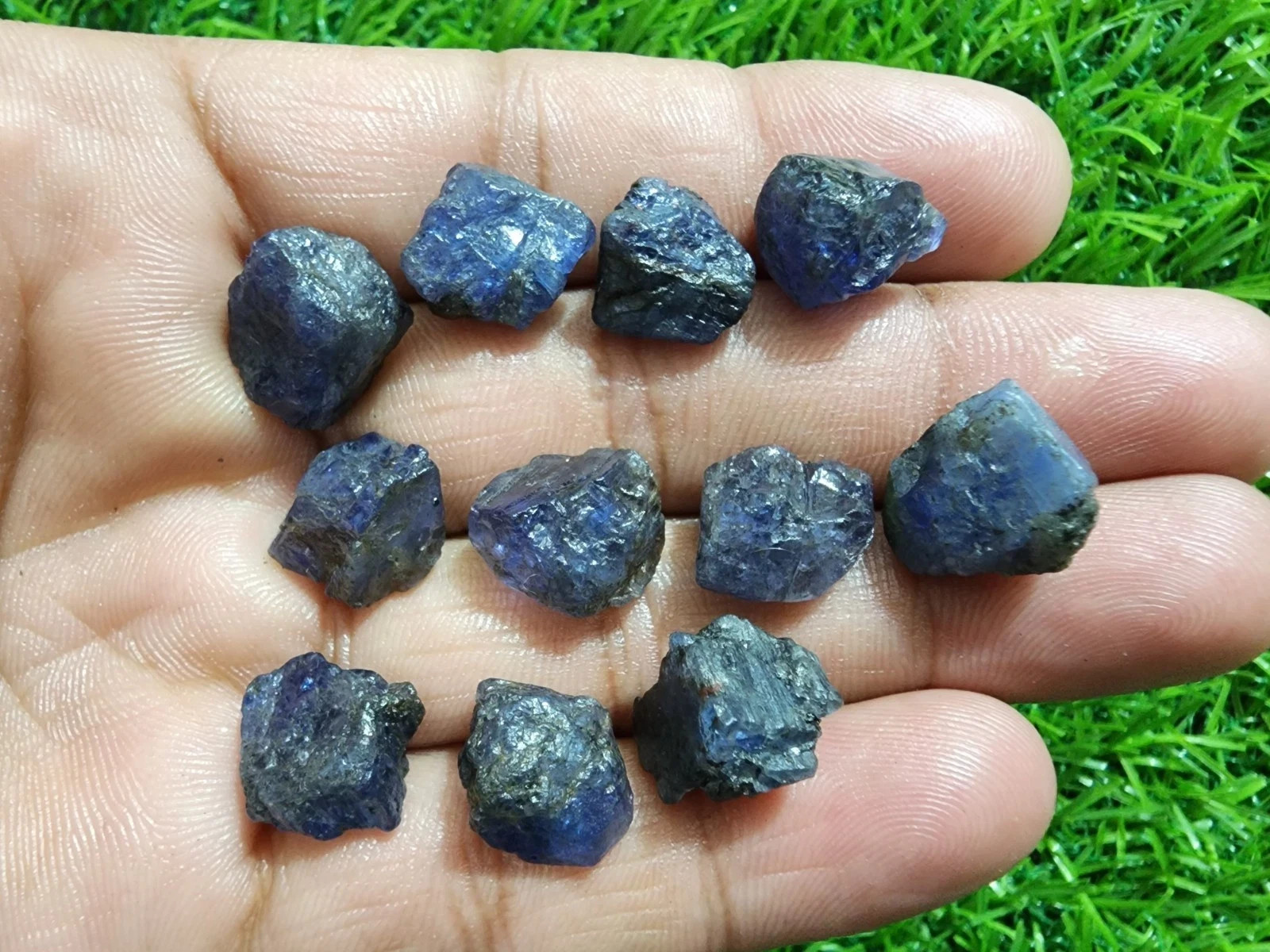 Terrific Blue Tanzanite Raw 11 Pcs Lot Size 12-14 MM Loose Gemstone For Jewelry
