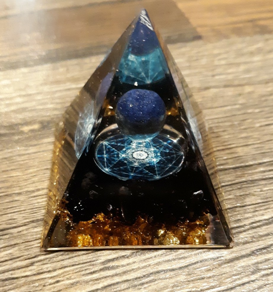 Orgone Pyramid Crystal Chakra Reiki Meditation Orgonite Pyramid Emf US Seller!!