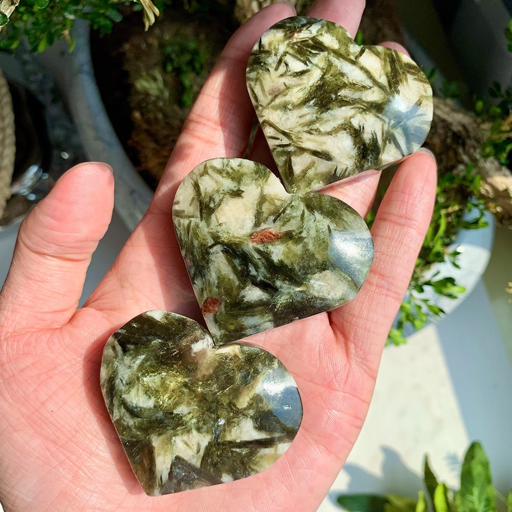 3Pc 50-100G Natural Crystal Green Mica Heart Polished Home Office Decor
